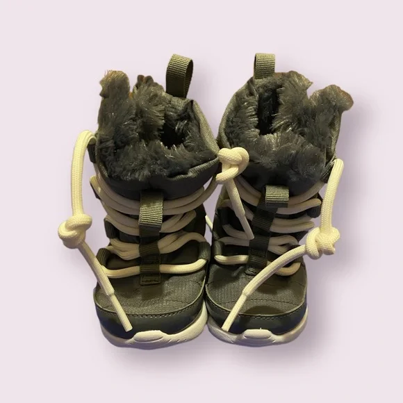 Baby Nike Roshe One Boots - Picture 1 of 6